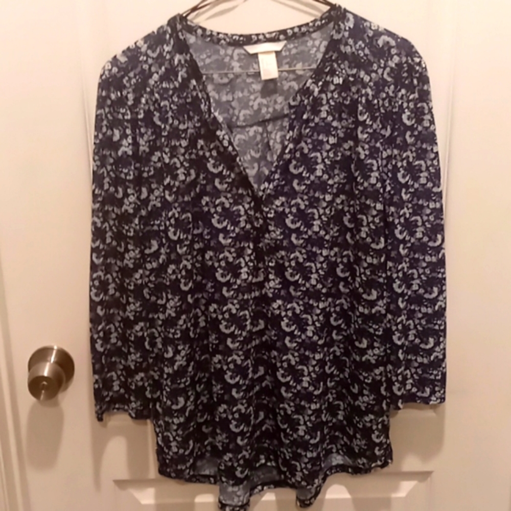 H&M Large blouse. 100% Polyester. Used.